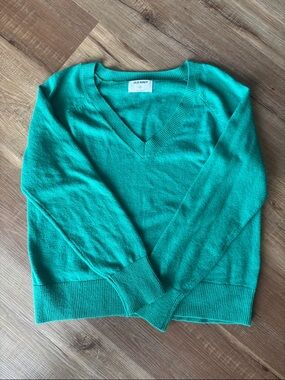 Old Navy Women's Green V-Neck Sweater